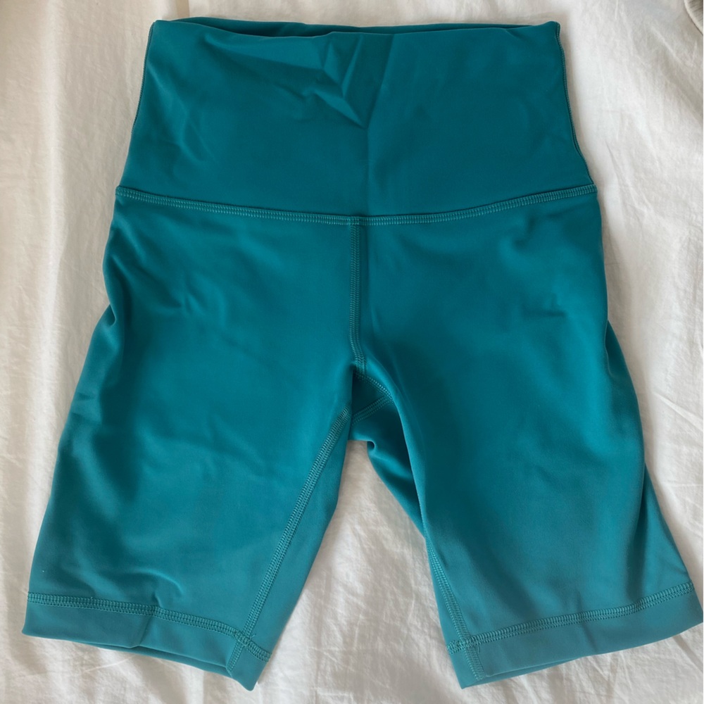 Lululemon Wunder Train High Rise Short 8”